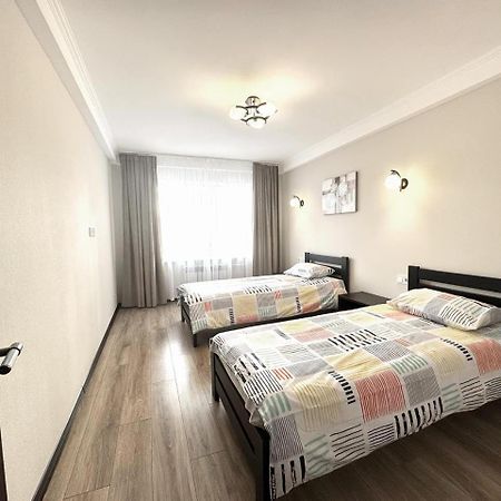 Artal Apartment On Obolonskyi Avenue 16A, 2 Bedroom เคียฟ ภายนอก รูปภาพ